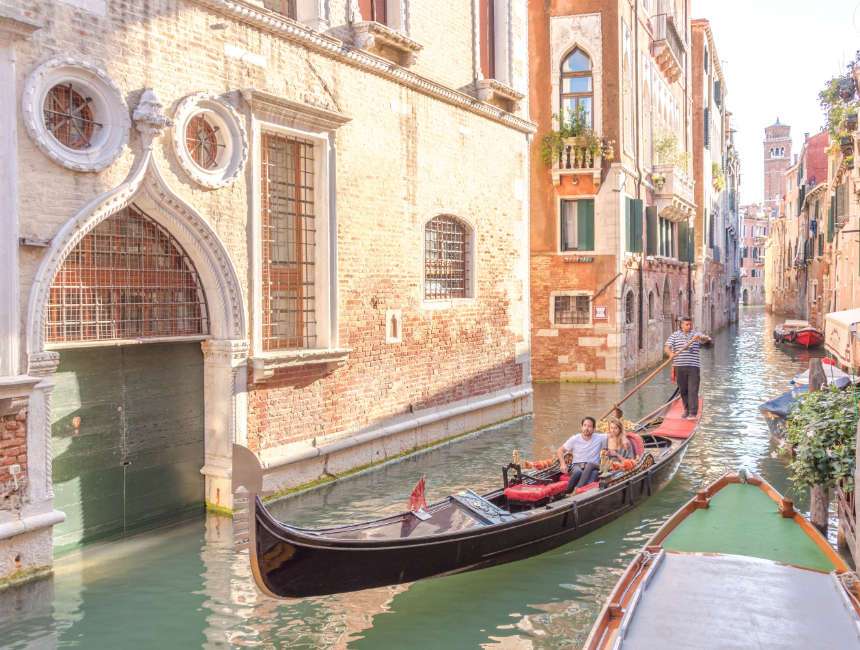 gondola ride venice price