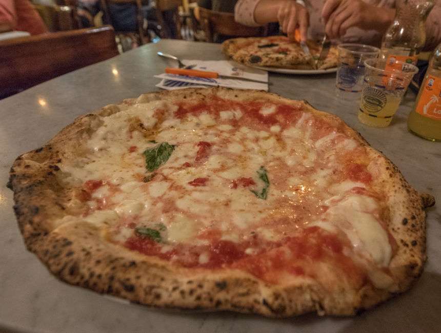 sorbillo pizza naples