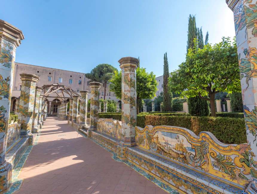 naples things to do chiostro di santa chiara
