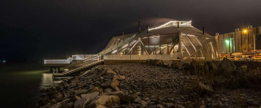 The Löyly sauna in Helsinki. A modern sauna in the city center that you must try while visiting!